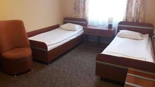 Отель Изумруд Ужгород Стандартный двухместный номер с 2 отдельными кроватями-7